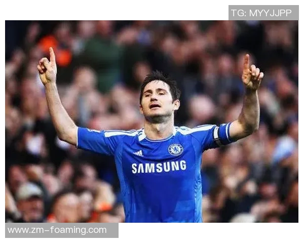 身披7号的足球明星在绿茵场上书写传奇人生的光辉岁月